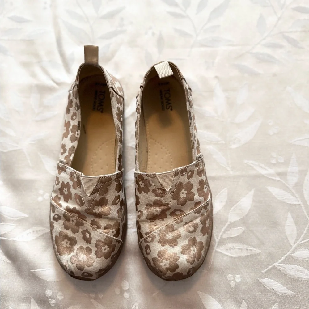 TOMS Girl’s Floral Shoes